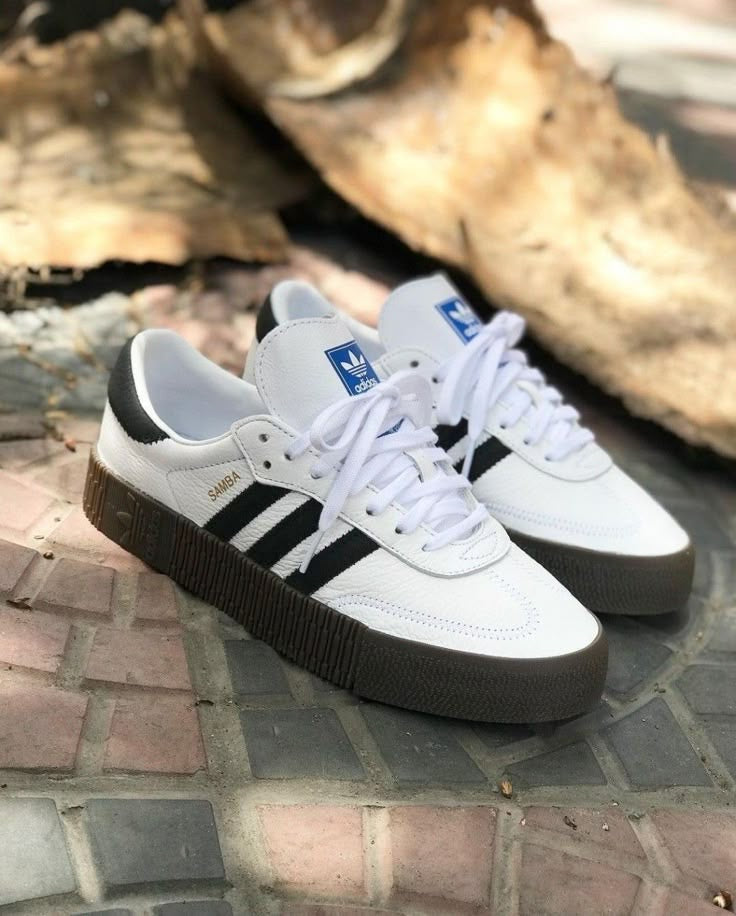 Adidas sambarose